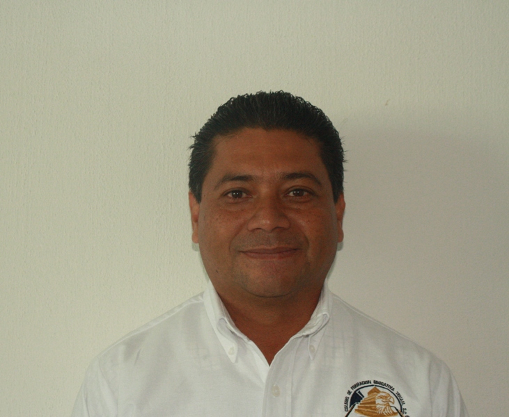 Dr. Roberto Ibáñez Córdova